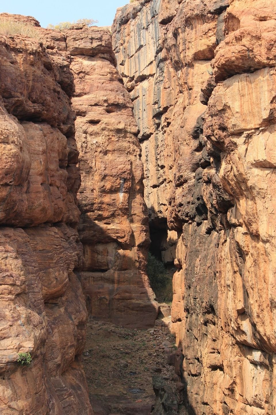 Photo of Backpack.. Bus Stand.. Travelling to...Let's Toss ;) (Karnataka Chapter - Hampi & Badami) by Pratima Yadav