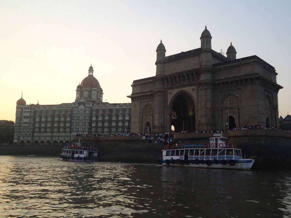 Photo of Marine Drive, Mumbai, Maharashtra, India by Trupti Satardekar