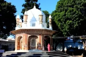 Photo of Sahastradhara, Timilimansingh, Uttarakhand, India by peopleandcity