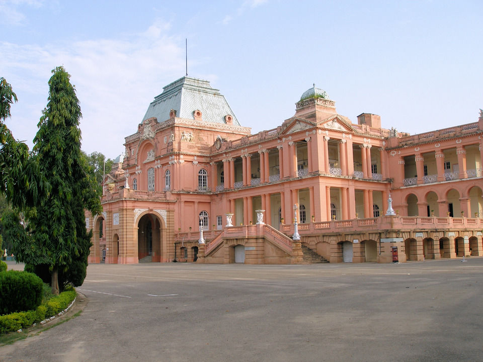 Photo of Sheesh Mahal, Moti Bagh, Patiala, Punjab, India by Sreshti Verma