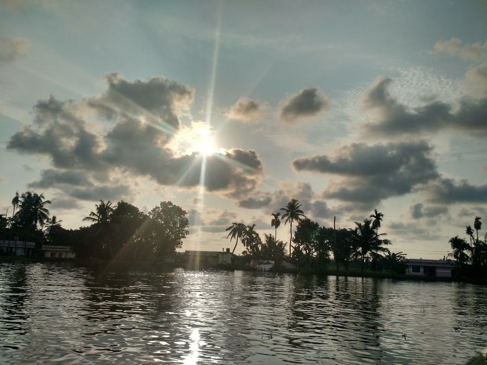 Photo of My First Houseboat Stay In Kerala - A Trip From Alleppey To Kanyakumari by Munira Thanwala