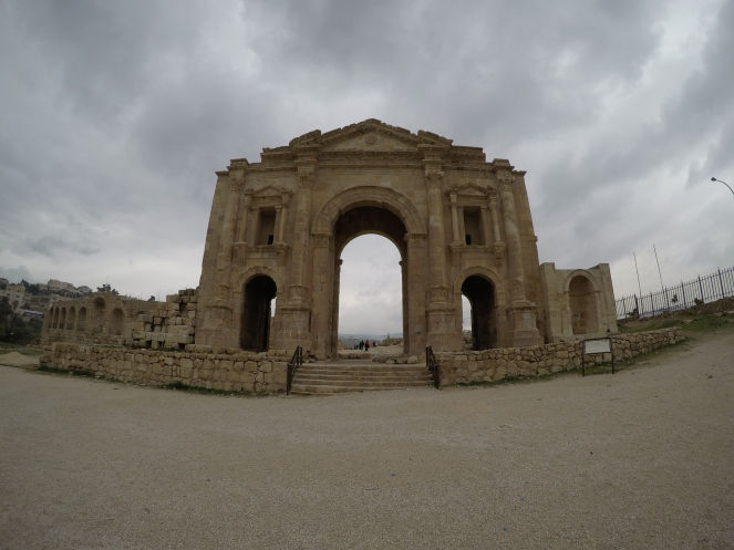 Photo of Arch of Hadrian, Leoforos Vasilisis Amalias, Athens, Greece by Khyati Maloo