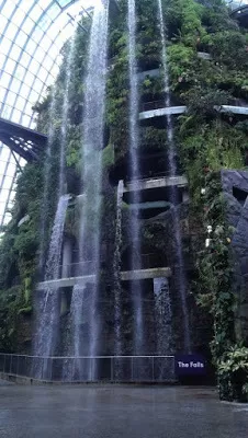 Photo of Singapore Memoir Part Two by Ritusree exploring