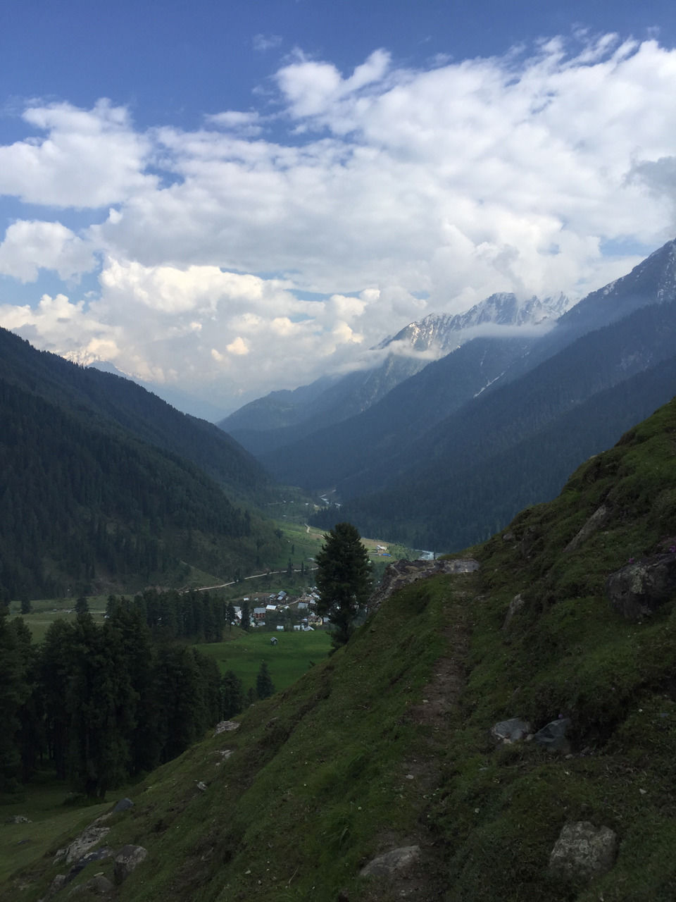 Photo of A Kashmiri Local's Guide To Exploring The Hidden Trails Of Aru And Lidderwat Valleys by Aamir Wani