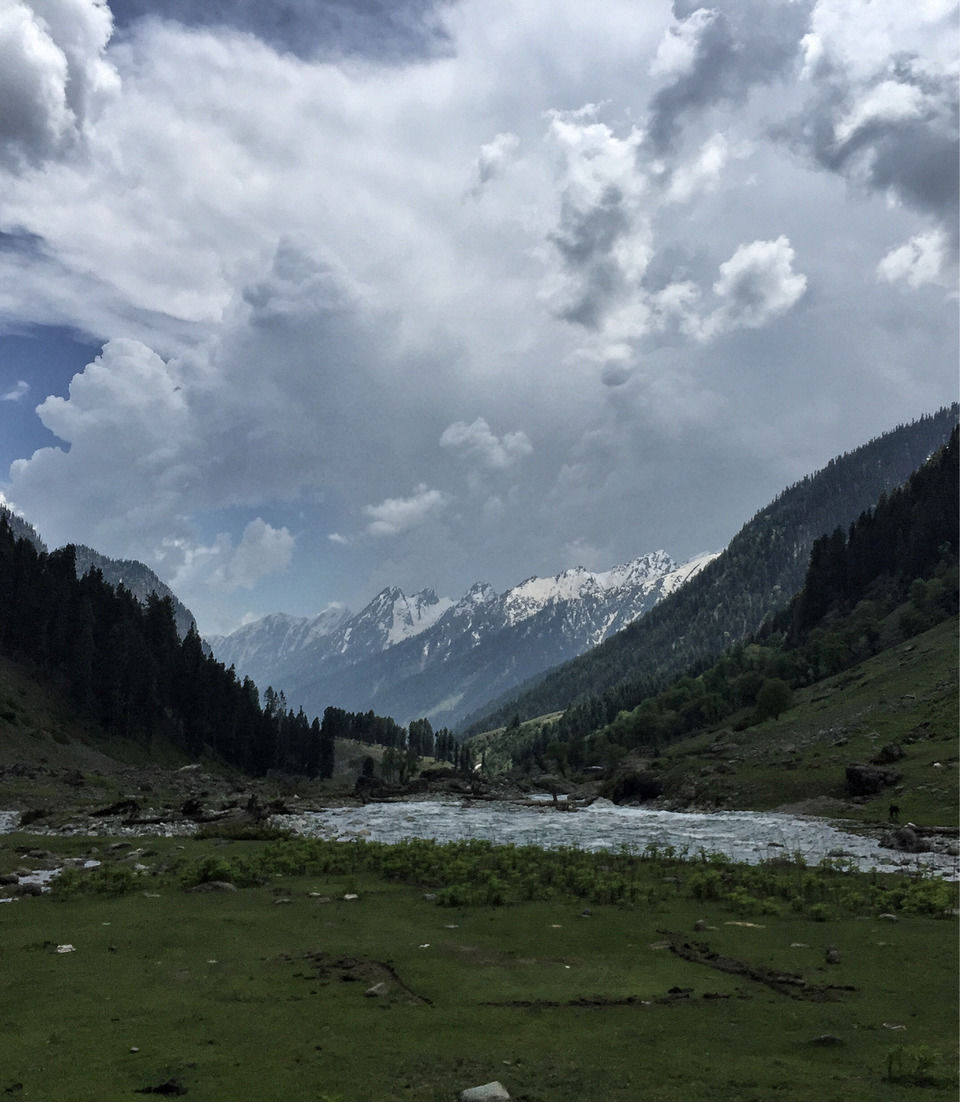 Photo of A Kashmiri Local's Guide To Exploring The Hidden Trails Of Aru And Lidderwat Valleys by Aamir Wani