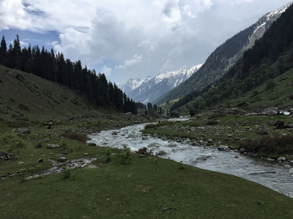 Photo of A Kashmiri Local's Guide To Exploring The Hidden Trails Of Aru And Lidderwat Valleys by Aamir Wani