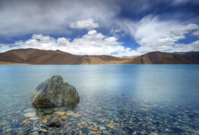 Photo of Pangong Tso by Tripoto