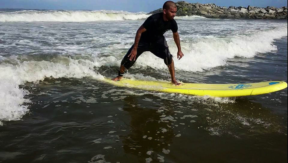 Photo of Riding the waves : Surfing with Kovalam surf club by Do Ghumakkad