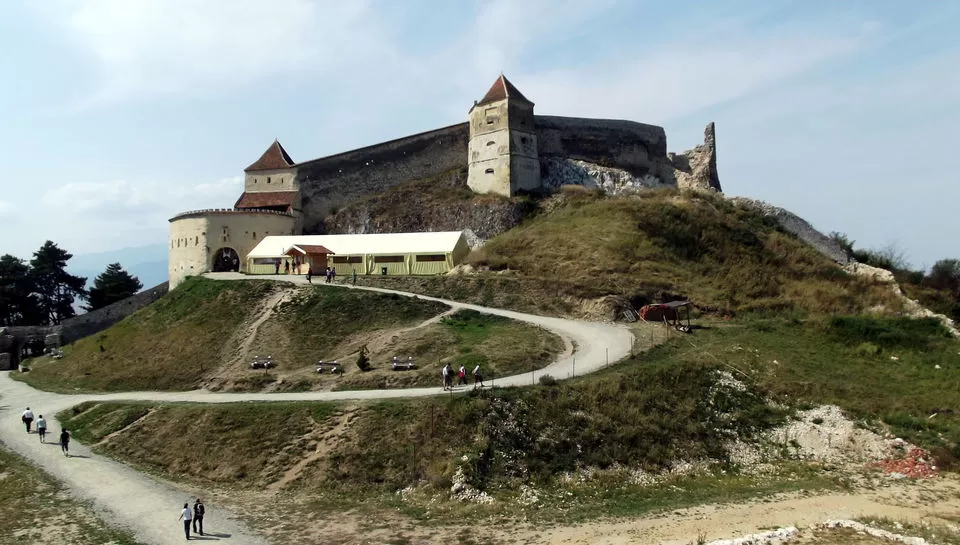 Photo of Râșnov Fortress, Râșnov, Brașov County, Romania by Tripoto