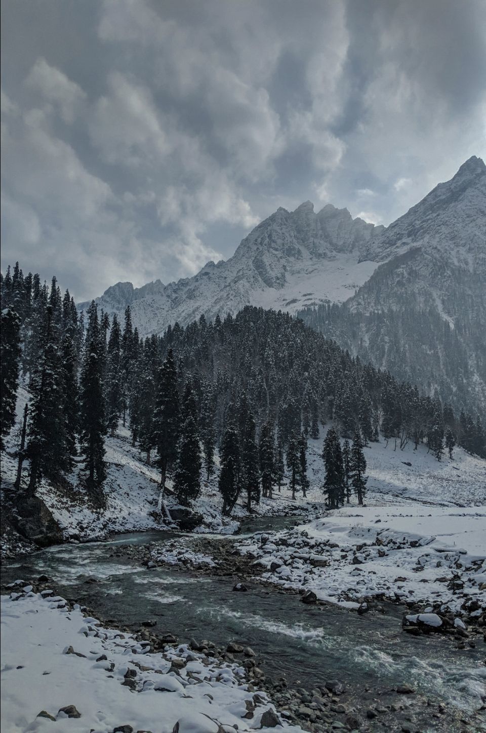 Photo of These pictures of Sonmarg in snow would make you pack your bags and head to Kashmir right away! by Aamir Wani
