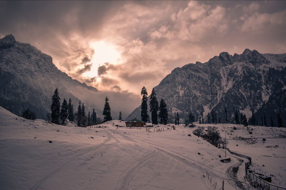Photo of These pictures of Sonmarg in snow would make you pack your bags and head to Kashmir right away! by Aamir Wani