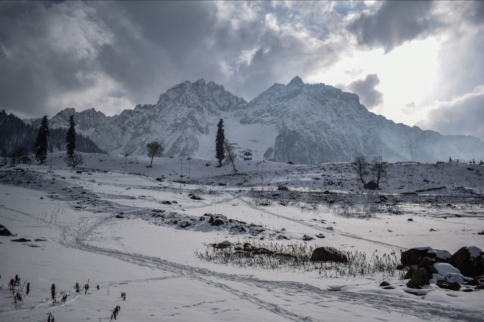 Photo of These pictures of Sonmarg in snow would make you pack your bags and head to Kashmir right away! by Aamir Wani