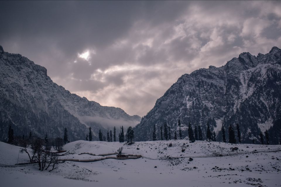 Photo of These pictures of Sonmarg in snow would make you pack your bags and head to Kashmir right away! by Aamir Wani