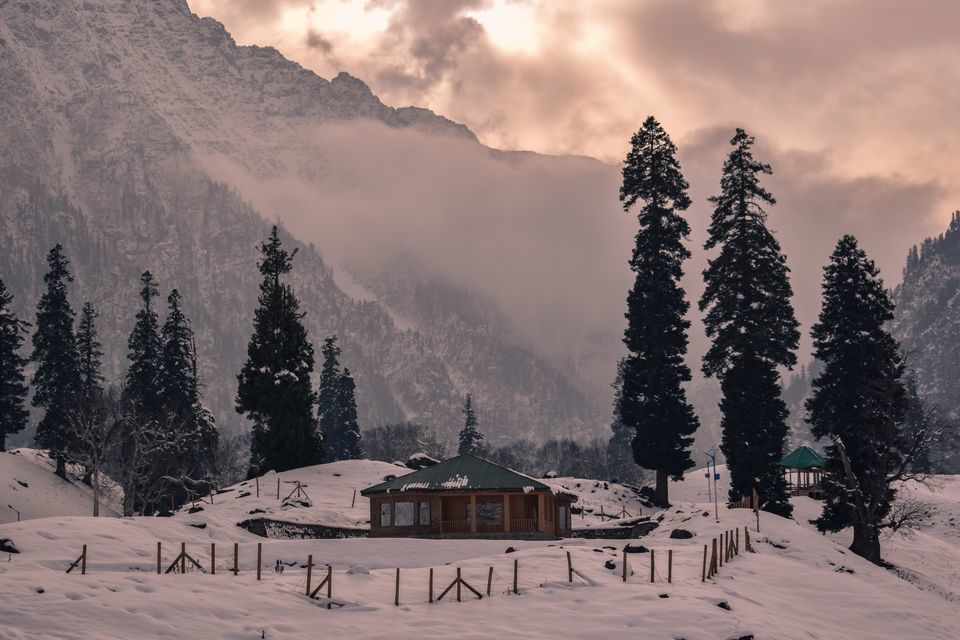Photo of These pictures of Sonmarg in snow would make you pack your bags and head to Kashmir right away! by Aamir Wani