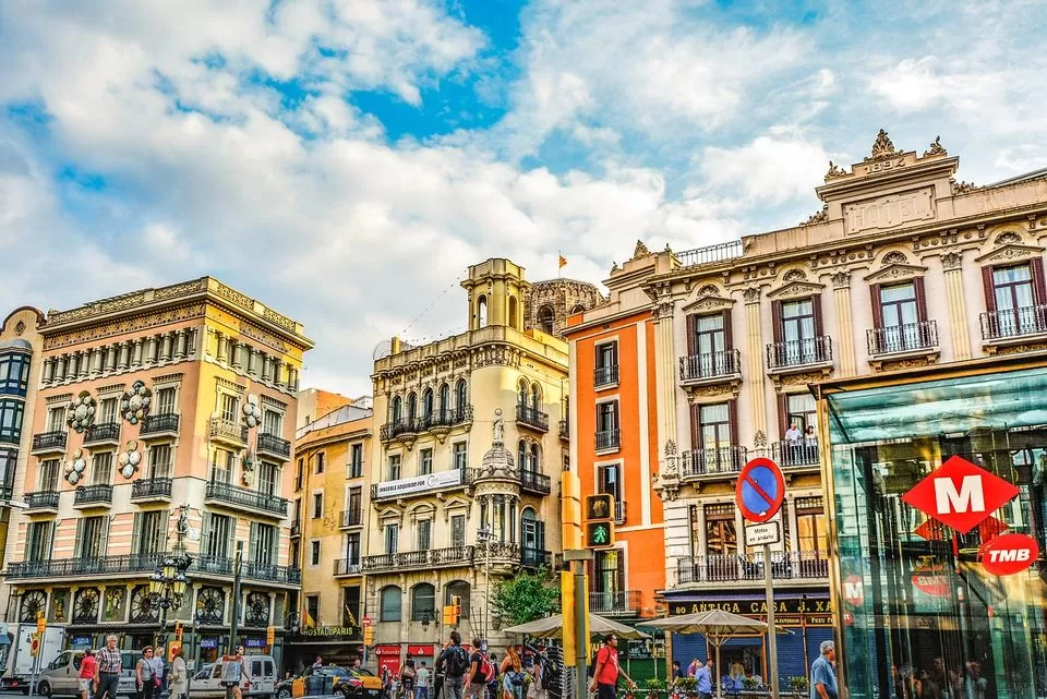 Photo of A 6-Day Spain Itinerary To Experience The Best Of The Country In Under ₹50,000 by Gunjan Upreti