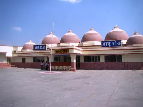 Photo of Abu Road Railway Station, MDR 49, Railway Colony, Abu Road, Rajasthan, India by Samantha Mascarenhas