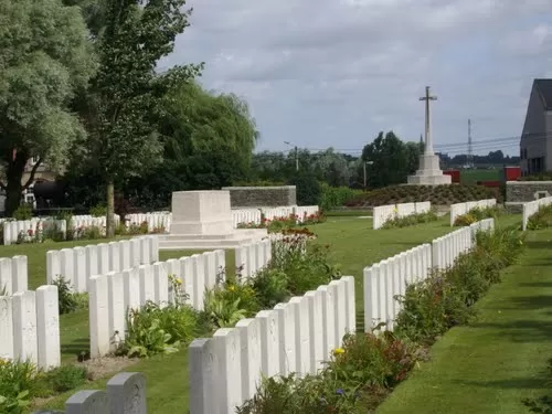 Photo of Messines Ridge British Cemetery, Mesen, België by Claude Verhaeghe