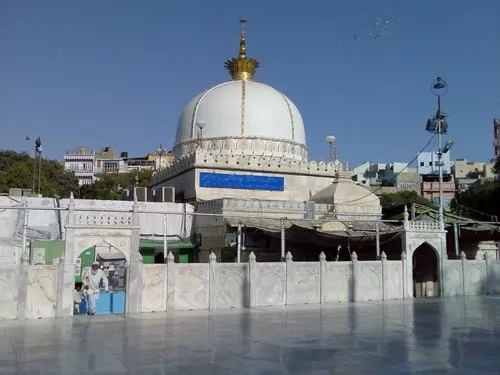 Photo of Ajmer Sharif Dargah, Andar Kot Road, Khadim Mohalla, Diggi Bazaar, Ajmer, Rajasthan, India by Adyasha Dash (The Wandering Mind)