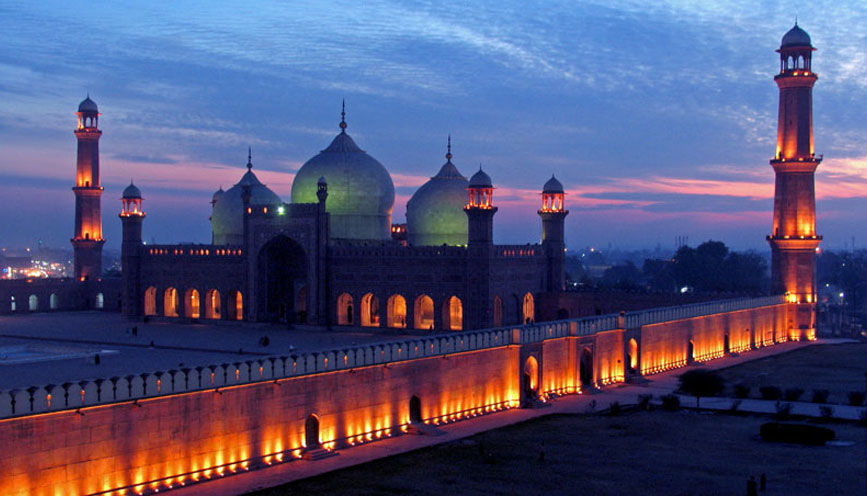 Photo of Badshahi Mosque, Lahore, Punjab, Pakistan by Aparshakti & Ayushmann Khurana