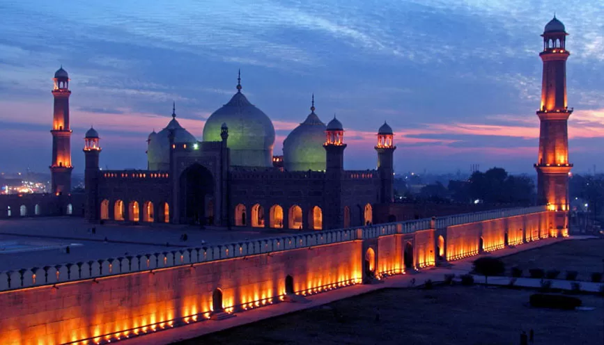 Photo of Badshahi Mosque, Lahore, Punjab, Pakistan by Aparshakti & Ayushmann Khurana