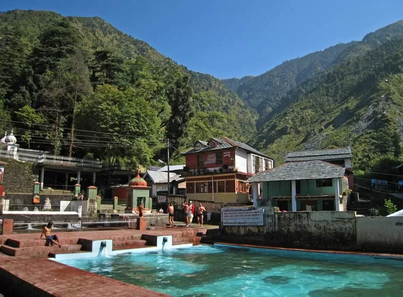 Photo of Bhagsu Nag Shiv Mandir, Bhagsu Naag Waterfall Pathway, Bhagsu Naag Village, Dharamsala, Himachal Pradesh, India by Kunal Bhatia