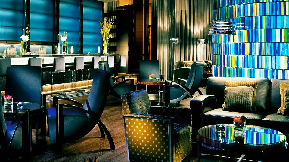 Photo of Blue Bar, Finance Street, Hong Kong by Jennifer