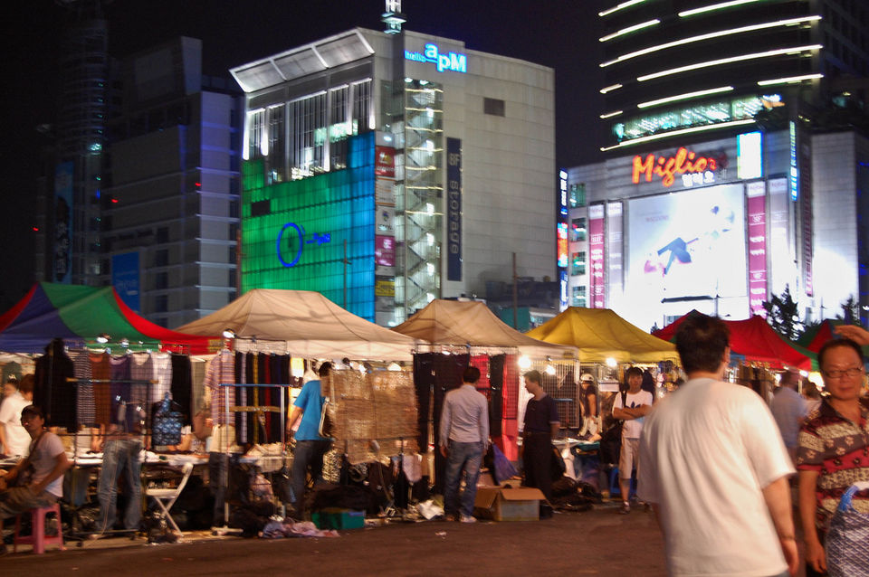 Photo of Dongdaemun, Seoul, South Korea by Liv Blessing