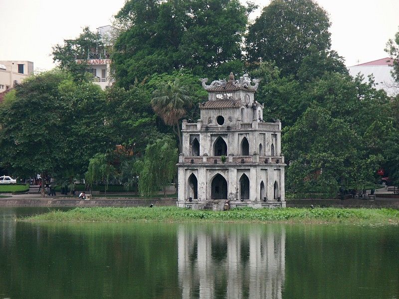 Photo of Hoan Kiem Lake, Hàng Trống, Hanoi, Vietnam by Tiến Đoàn