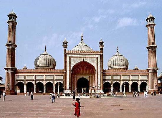 Photo of Jama Masjid, Lal Qila, Chandni Chowk, Delhi, India by India on Bicycle