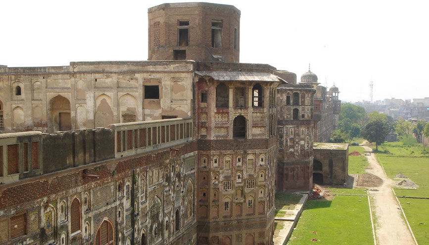 Photo of Lahore Fort, Fort Road, Lahore, Punjab, Pakistan by Aparshakti & Ayushmann Khurana