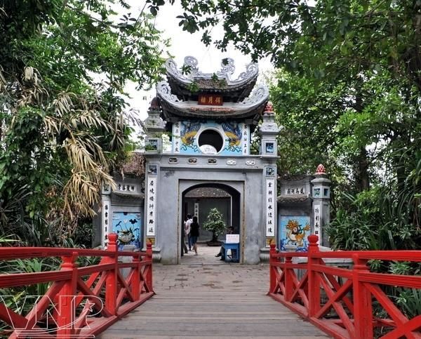 Photo of Ngoc Son Temple, Đinh Tiên Hoàng, Hàng Trống, Hanoi, Vietnam by Tiến Đoàn