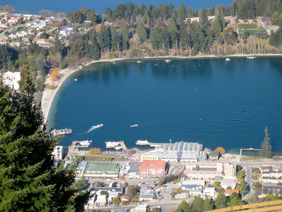 Photo of Queenstown, Otago, New Zealand by Terry Gardner