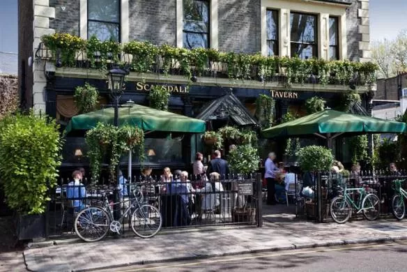 Photo of The Scarsdale Tavern, Edwardes Square, London, United Kingdom by Dianne Bortoletto