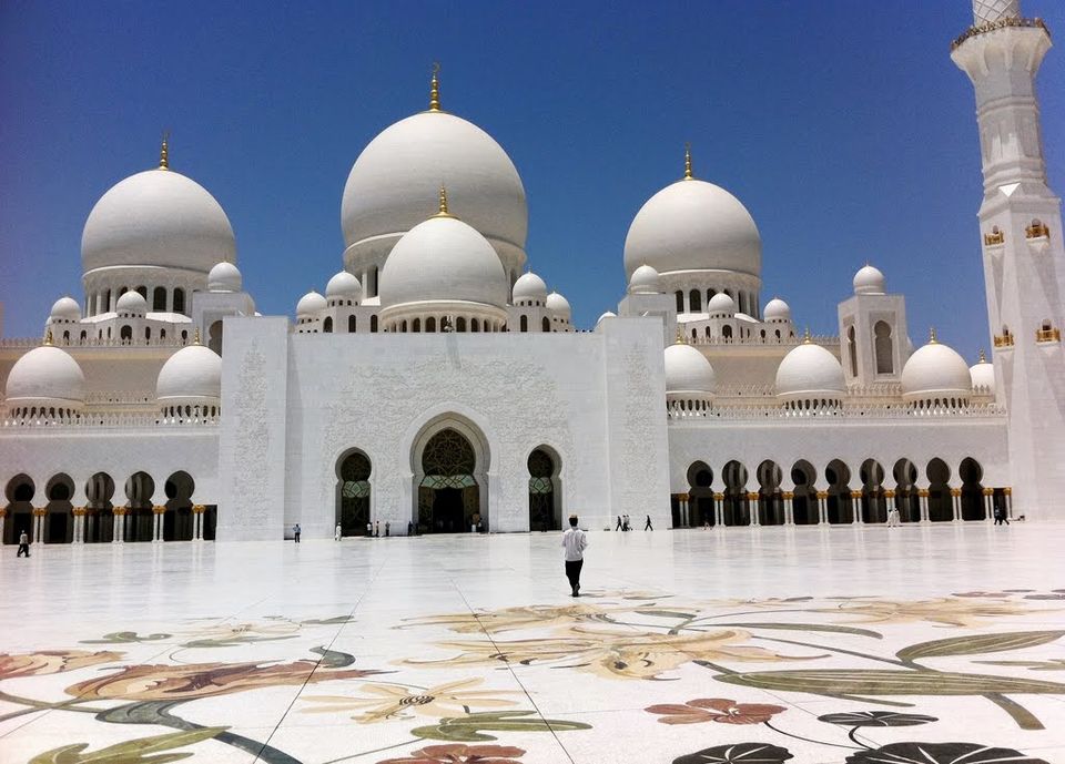 Photo of Shaikh Zayed Grand Mosque, Abu Dhabi - United Arab Emirates by Mukesh Rawat