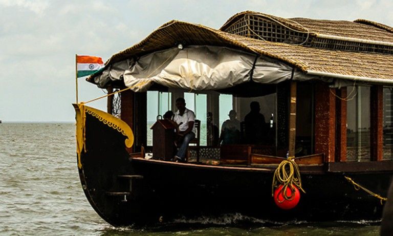 Photo of Alleppey's Houseboats: Explore Kerala's Most Romantic Destination This Valentine's Day! 7/8 by kribesh
