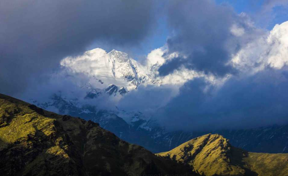 Photo of Here's How You Can Experience India's Most Popular Trek At An Unbelievable Price! 2/3 by Gunjan Upreti