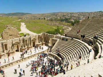 Photo of A day trip to the ancient ruins of Jerash, Jordan 4/4 by Megan Van Groll