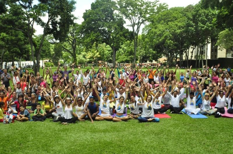 Photo of From Supermodels To The Indian Army, This Is How The World Celebrated International Yoga Day 2/14 by Trisha Singh