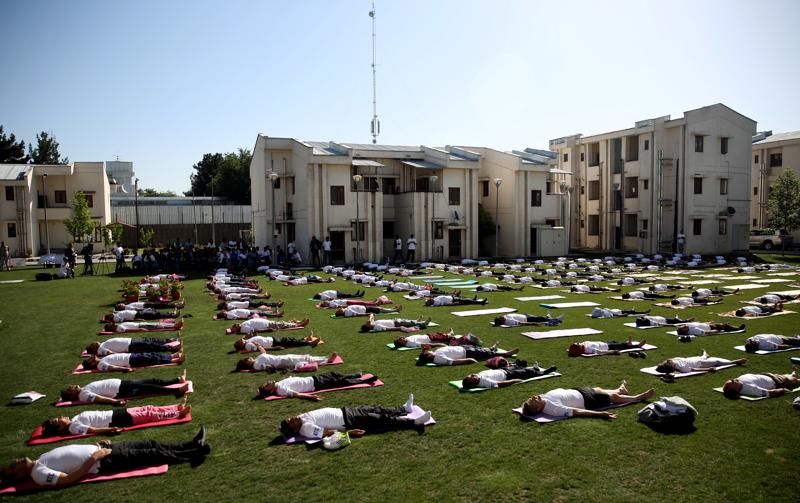 Photo of From Supermodels To The Indian Army, This Is How The World Celebrated International Yoga Day 10/14 by Trisha Singh