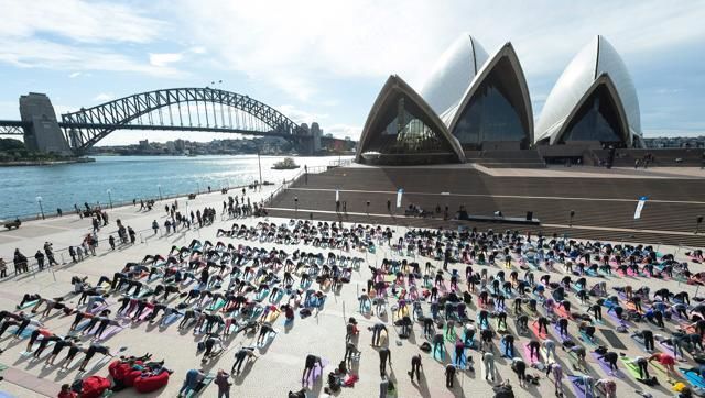 Photo of From Supermodels To The Indian Army, This Is How The World Celebrated International Yoga Day 11/14 by Trisha Singh