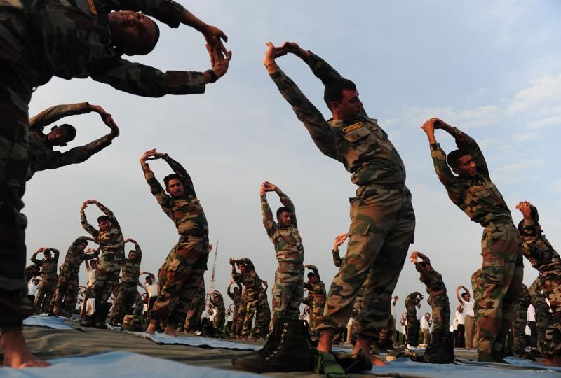 Photo of From Supermodels To The Indian Army, This Is How The World Celebrated International Yoga Day 14/14 by Trisha Singh