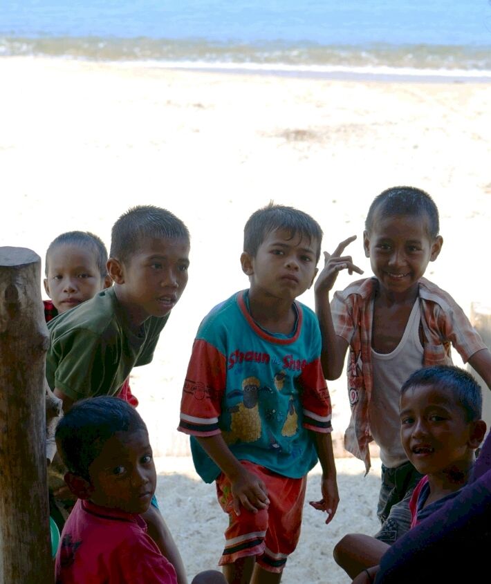 Photo of The Apes and the Humans of Sumatra 5/6 by Trisha Singh