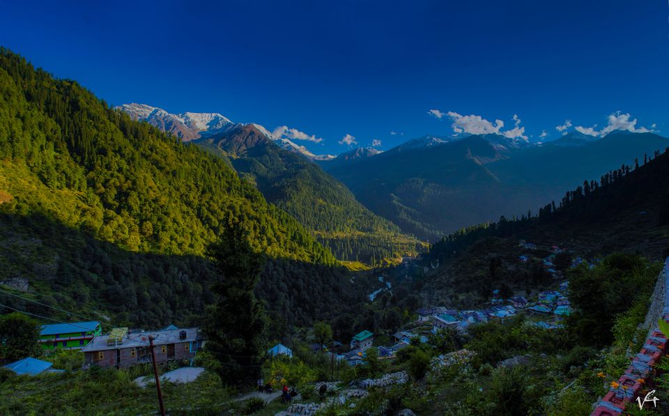 Photo of Tosh, Himachal Pradesh, India by Vasireddy Gowtham
