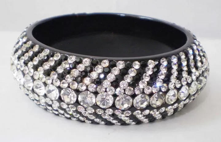 Photo of Lac Bangles! by Jasmeen G Dugal