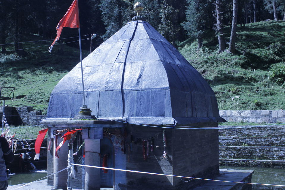 Photo of Giriganga Temple, Kharapathar, Himachal Pradesh, India by Navneet Kumar