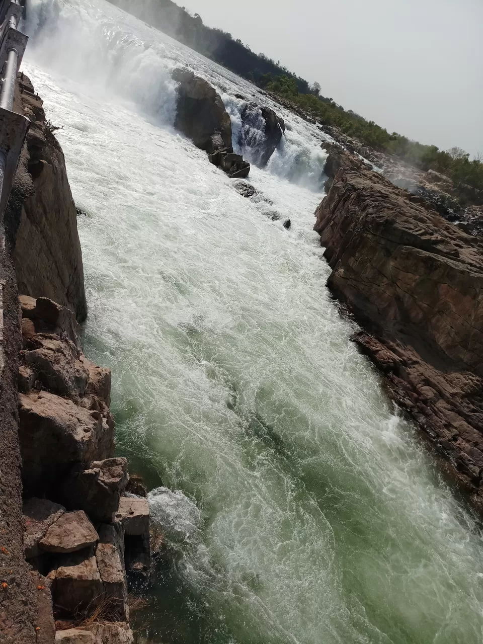 Photo of Bhedaghat Water Fall, Jabalpur, Madhya Pradesh, India by Solo_Sanchaari