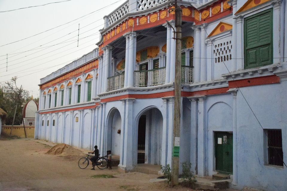 Photo of Surul Road, Bolpur, West Bengal, India by Jayashree Sengupta