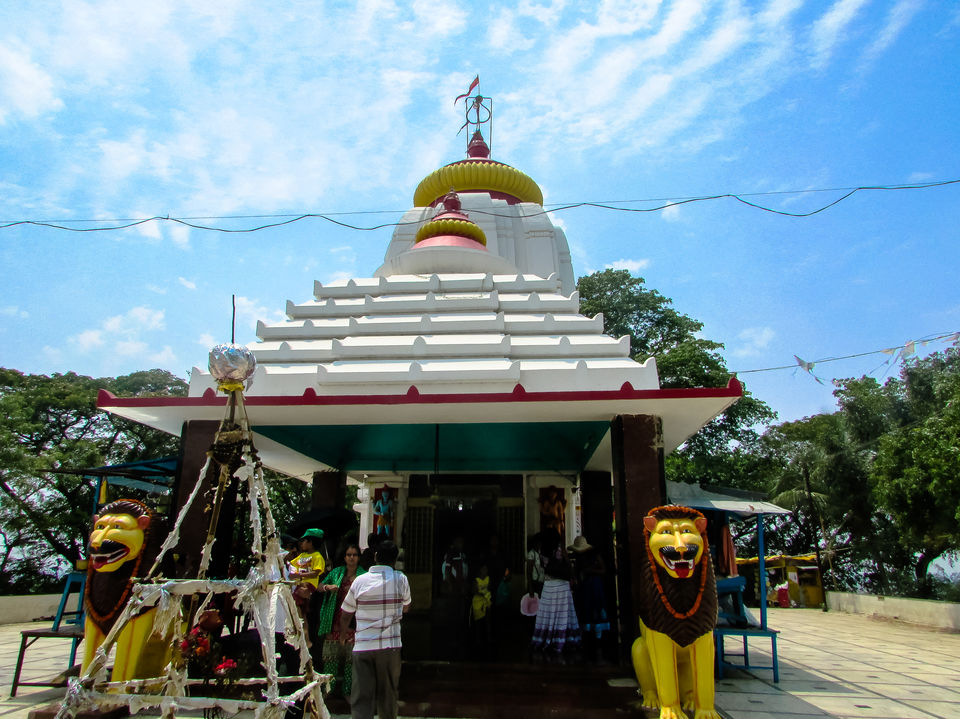 Photo of Dhauli Shanti Stupa, Bhubaneswar, Odisha, India by Jayashree Sengupta