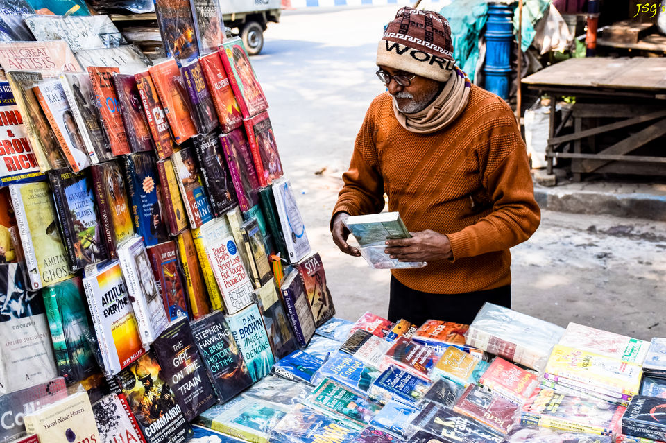 Photo of Jawaharlal Nehru Road, Gokhel Road, Elgin, Kolkata, West Bengal, India by Jayashree Sengupta