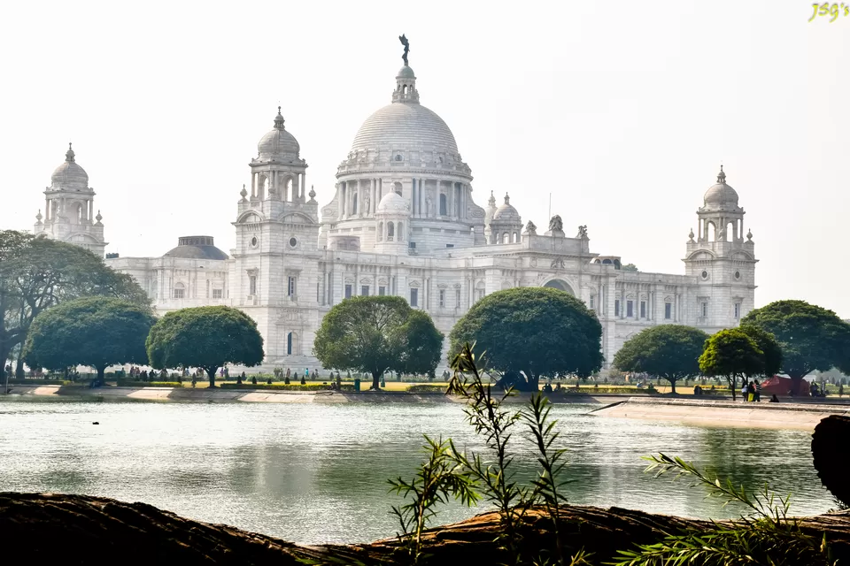 Photo of Queens Way, Kolkata, West Bengal, India by Jayashree Sengupta